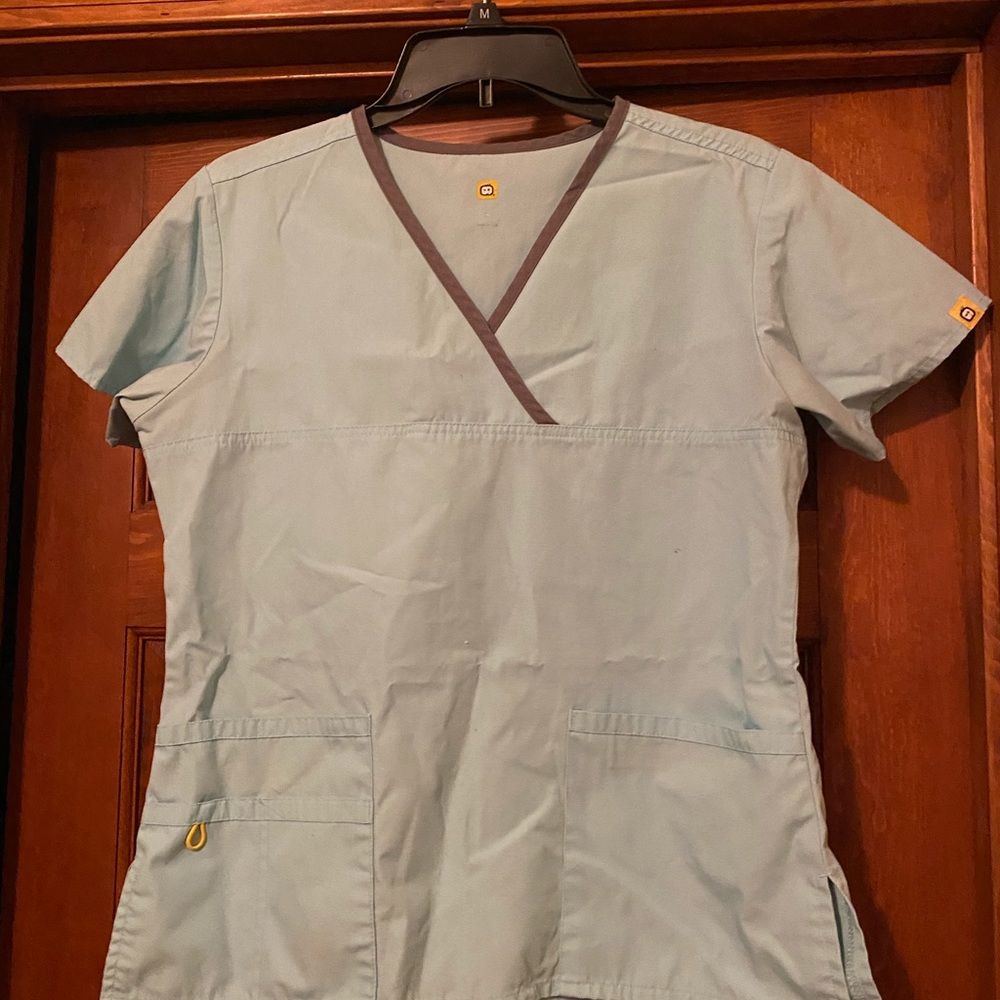 Scrub top